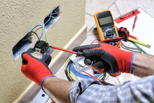 INSTALACIÓN ELÉCTRICA